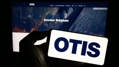 Is Otis Worldwide Stock Underperforming the S&P 500?