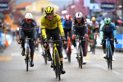 As it happened: Chaotic Tirreno-Adriatico stage 4 ends in bunch sprint despite crosswinds