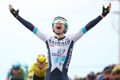 As it happened: Yellow jersey changes hands on steep finish of Paris-Nice stage 5