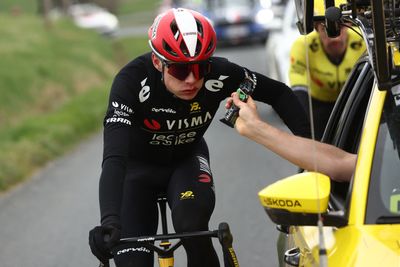 'Given the circumstances, it's very impressive that he finished this stage' - Jonas Vingegaard crashes at Paris-Nice, loses 26 seconds on stage 5