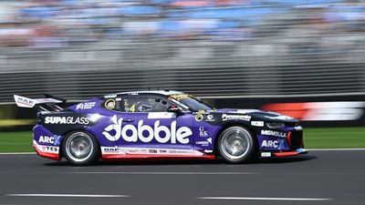 Hill stuns Feeney for first Supercars win in Melbourne