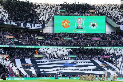 Newcastle United fans travel to London in hope of ending trophy drought