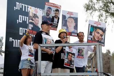 Hamas ‘ready’ to hand over Israeli captive and four bodies held in Gaza