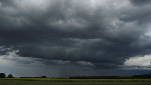 Storm Angus: First named storm of the season forecast to hit UK with 80mph winds