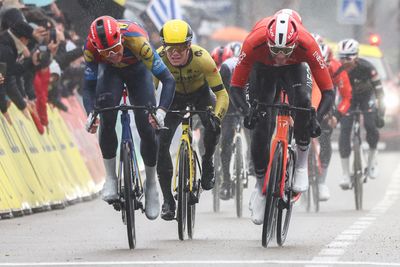 'A tough day' - Mads Pedersen outsprints Josh Tarling to win Paris-Nice stage 6 after echelons chaos