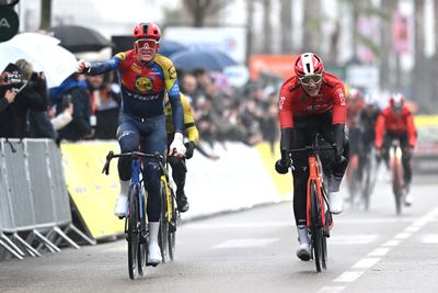 'It was a bit worse than this but the outcome was the same’ - Brutal day out at Paris-Nice leaves Mads Pedersen reminiscing about World Championships win