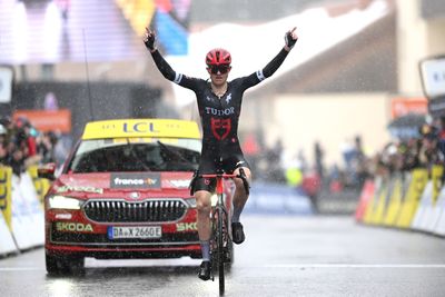 Australian Michael Storer wins snow-hit Paris-Nice stage as Matteo Jorgensen retains yellow jersey