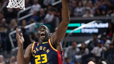 Draymond Green Hits Steph Curry's Signature Celebration After Game-Clinching Basket vs Knicks