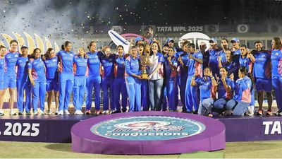 Harmanpreet's evening and Mumbai Indians' might see them beat Delhi Capitals to win WPL 2025