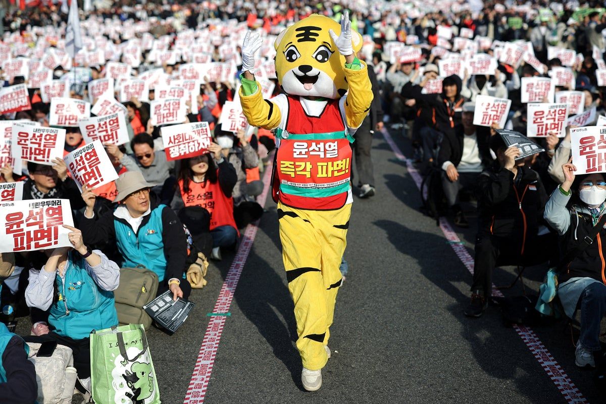 Protests intensify as Yoon Suk Yeol impeachment ruling…