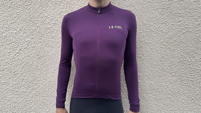 Le Col ARC Long Sleeve Jersey review: Merino makes for a wide usable temperature range and great comfort but it’s not faultless.