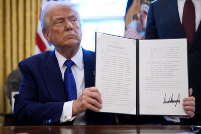 Trump Administration Set To Unveil New Travel Restrictions That Would Ban Venezuelans, Cubans