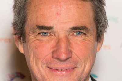 Alan Hansen and Steve Lamacq to be honoured at investiture ceremony