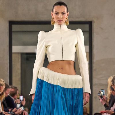 Fall 2025 Fashion Trends Embrace Curves—Runway Casting Is Another Story