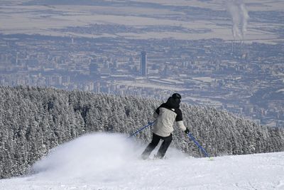Bulgaria Ski Resort, Once Buzzing, Creaks Under Crumbling Infrastructure