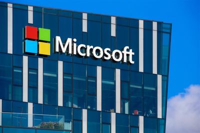 Microsoft’s AI Strategy Eases Analyst Concerns—Is It a Buy?