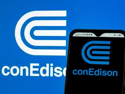 Is Consolidated Edison Stock Outperforming the S&P 500?