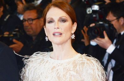 Julianne Moore creates the perfect white shirt