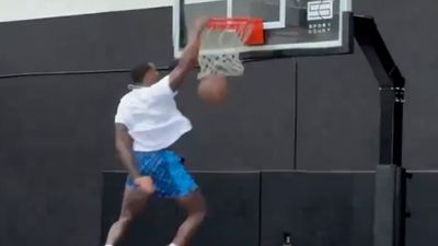 DK Metcalf Threw Down Some Nice Dunks in a Casual Pickup Game