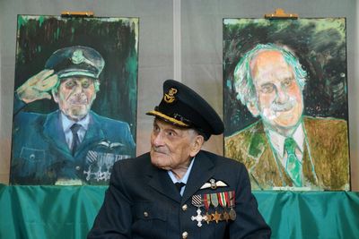 Changing the Guard honours last Battle of Britain pilot Paddy Hemingway