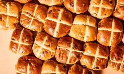 ‘Equally good untoasted’: Coles and Aldi top Australian supermarket hot cross bun taste test