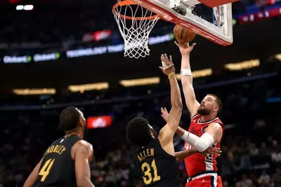 Clippers' Ivica Zubac posts double-double on his birthday win vs. Cavs