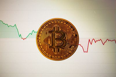 Bitcoin is at its lowest price since November. Here's what analysts say about buying the dip