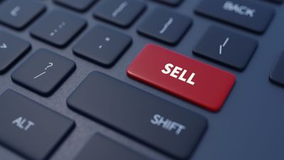 Insiders Are Dumping These 2 Stocks as Recession Fears Swirl