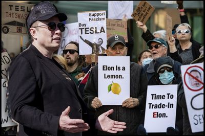 Tesla Investor Calls for Elon Musk to Step Down as CEO After 'Destroying' Its Reputation: 'Yeah, It's a Crisis'