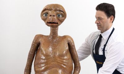 Original body model of ET expected to fetch up to $1m at Sotheby’s