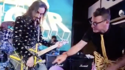 “Unforgettable”: Nuno Bettencourt joins Van Halen tribute band for blazing Hot For Teacher cover