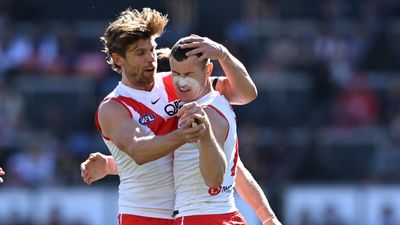 No rush on Warner, Swans vow to shun 'arrogant' mistake