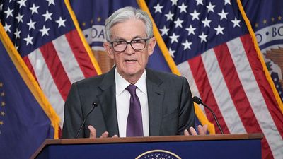 Fed rate pause: Bank forecasts slower US growth and higher inflation