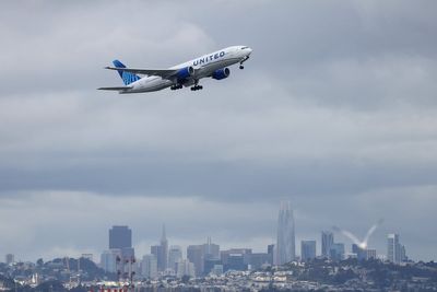 ‘Constipated’ flyer claims enraged United Airlines pilot had him arrested for hogging the bathroom