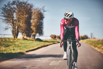 I'm a cycling coach, these are the 9 most common mistakes riders make every spring