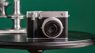 New Fujifilm camera is the ultimate hybrid of a Leica Q3 and a Fujifilm X100VI