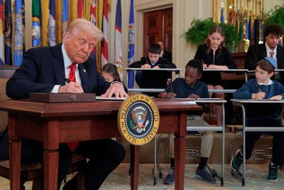 Trump signs executive order to dismantle Education Department