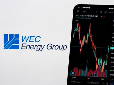 Is WEC Energy Group Stock Outperforming the Nasdaq?