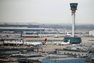 Heathrow airport: Pilot admits ‘I don’t know where we’re going’ in mid-air during flight diversion chaos
