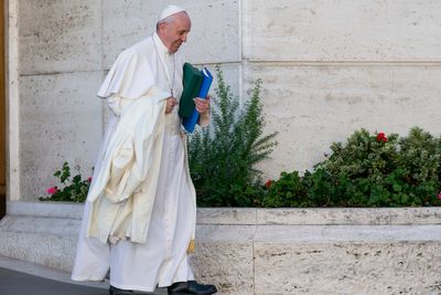 Pope Francis to offer blessing from hospital window in first public appearance in weeks