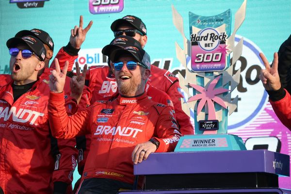 As Justin Allgaier steals Homestead Xfinity win, Kyle Larson left fuming over final restart