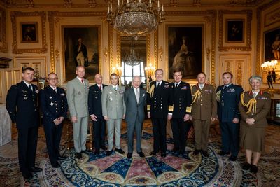 King meets with UK and French military top brass at Windsor