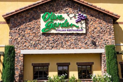 Is Darden Restaurants Stock Outperforming the Dow?