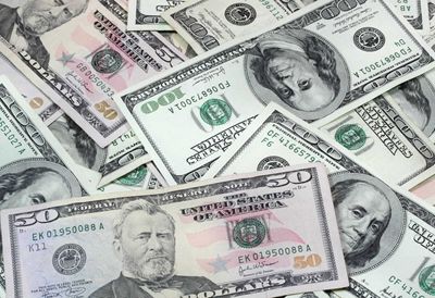 Dollar Supported by Higher Bond Yields and Hawkish Fed Comments