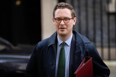 Darren Jones ‘clumsy’ to compare benefits to pocket money, says Chancellor
