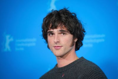 Jacob Elordi talks weight loss and on-screen romance for 'The Narrow Road to the Deep North'