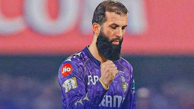 'I bowl tight, so that Varun can get wickets later' - says KKR's Moeen Ali