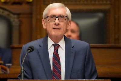 Wisconsin's governor vetoes a bill that would revive old test score standards
