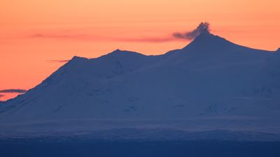 Huge steam plume rises from Alaska's Mount Spurr as volcano edges closer to eruption