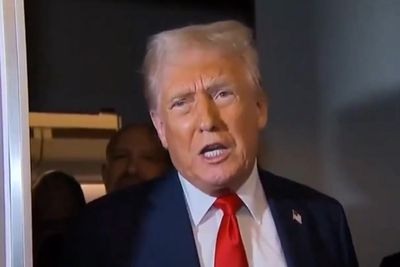 Trump warns Zelensky of ‘big problems’ after accusing him of minerals deal u-turn